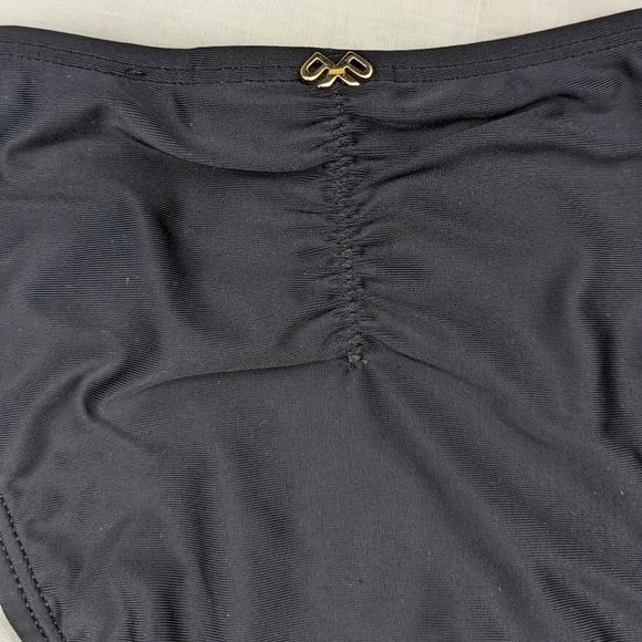 PilyQ
Vino Color Block Teeny Cheeky Coverage
Bikini Bottom - Picture 6 of 9